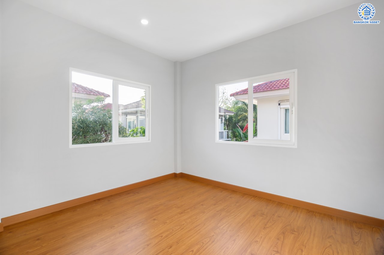 บ้านมือสองตกแต่งใหม่ คุณภาพแบรนด์ Q.House ม.คาซ่าวิลล์ ราชพฤกษ์-แจ้งวัฒนะ เนื้อที่ 50.6 ตร.ว. ฟังก์ชัน 3 ห้องนอน 2 ห้องน้ำ จอดรถได้ 2 คัน ทำเลศักยภาพ ติดถนนราชพฤกษ์ ใกล้ทางด่วนแจ้งวัฒนะ และเซ็นทรัลแจ้งวัฒนะ